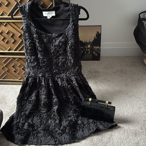 Von Vonni Patterned Floral black mini dresss Sz Medium - Picture 14 of 17